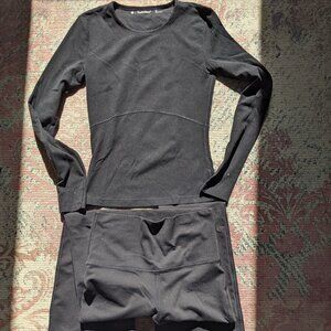 Aritzia TNA outfit xs/s